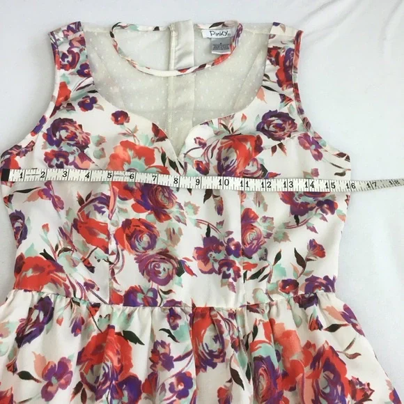 Pinky Floral and Lace Sleeveless Dress - Picture 9 of 16